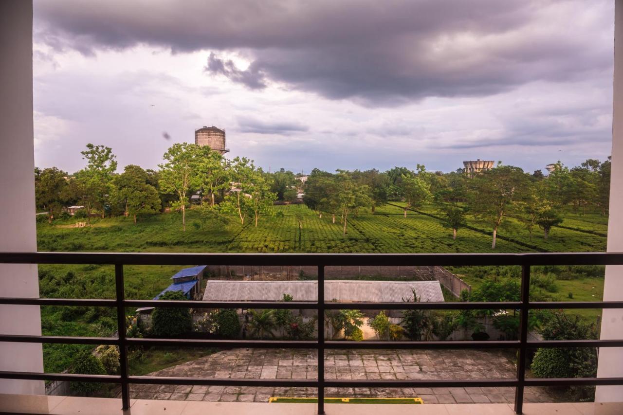 Hotel Aatreyee Dibrugarh 外观 照片