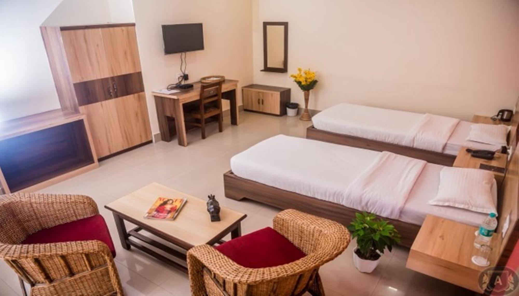 Hotel Aatreyee Dibrugarh 外观 照片