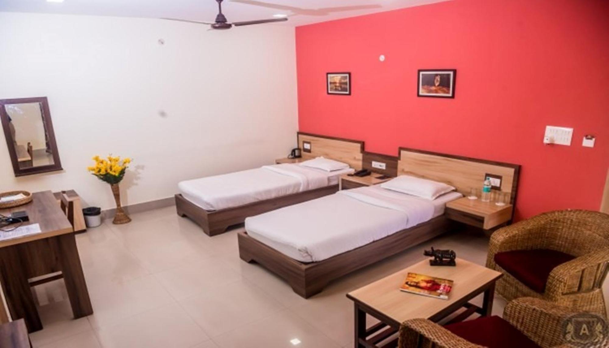 Hotel Aatreyee Dibrugarh 外观 照片